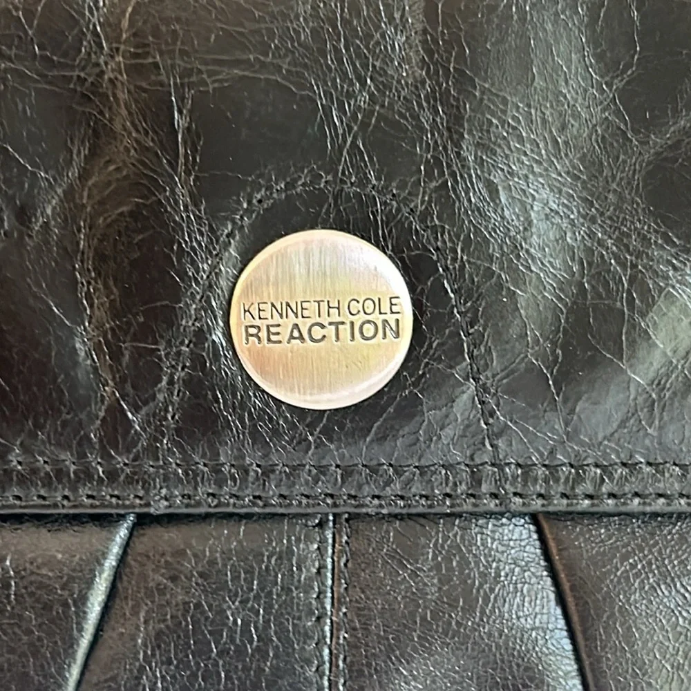 Kenneth Cole Reaction Clutch Wristlet in Black